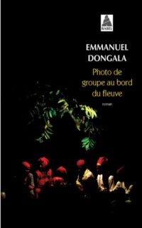 Photo de groupe au bord du fleuve